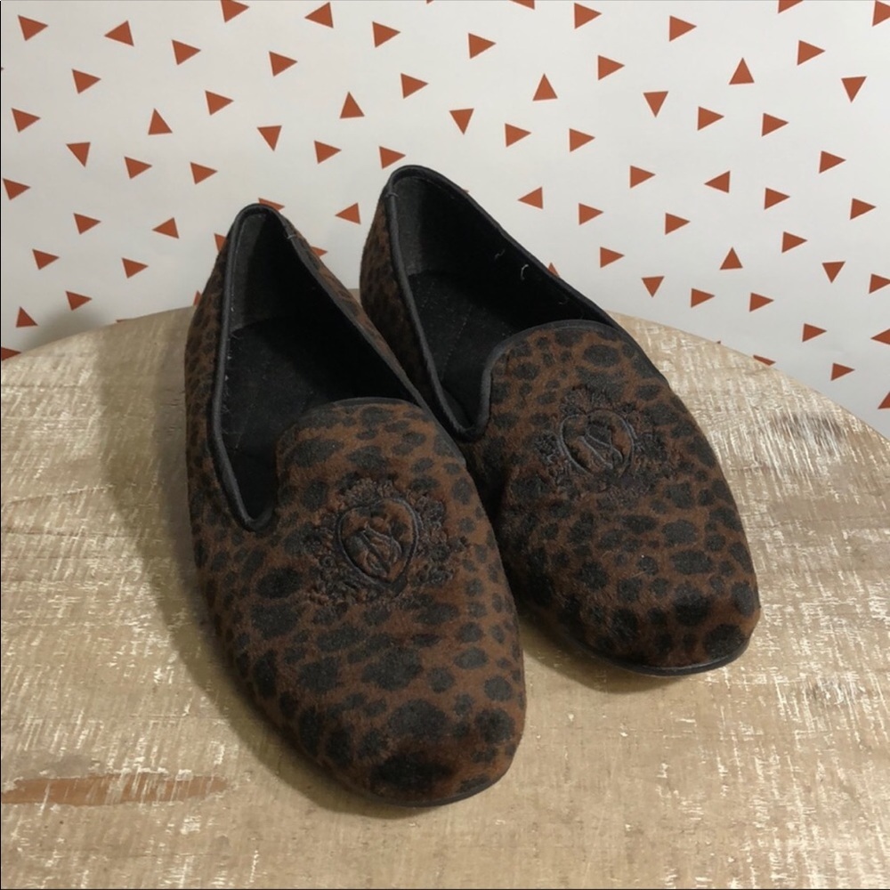 Victoria Secret Medium leopard print house shoes slippers